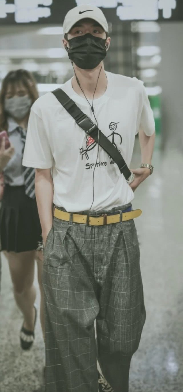 nike王一博穿搭,王一博nike加小香风穿搭