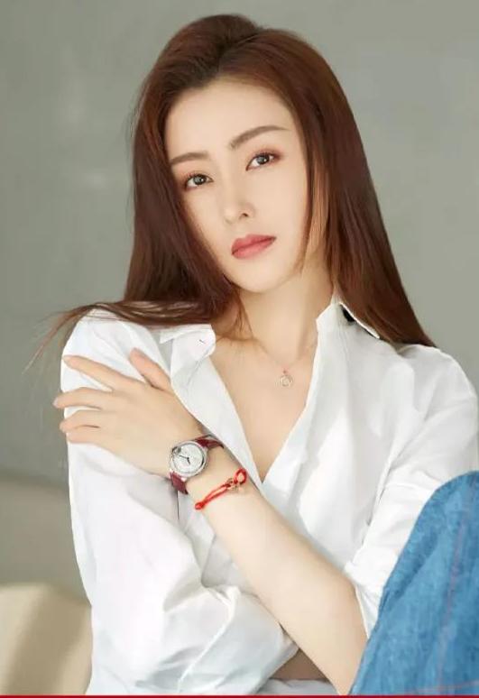 戴安娜腕表,戴安娜戴两支表