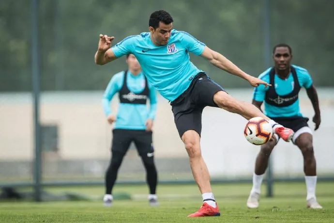 喂?有人做西班牙代购嘛?申花可能有这个需要......