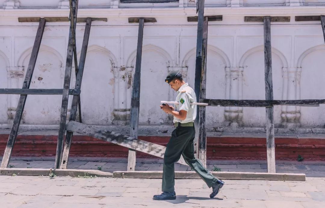 这个微笑国度,见人就夸漂亮,300元就能在天空滑翔