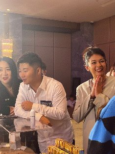 白小白生日大萌送的礼物,白小白生日会大萌送11万手表