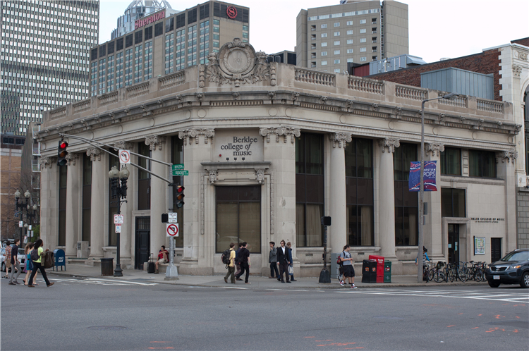 伯克利音乐学院有什么特点,伯克利音乐学院有几所
