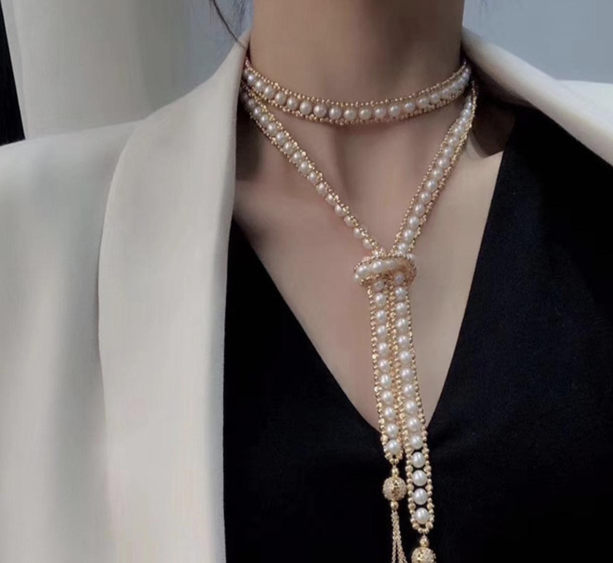 秋冬配毛衣项链选哪个颜色好看,冬天穿毛衣如何戴金项链