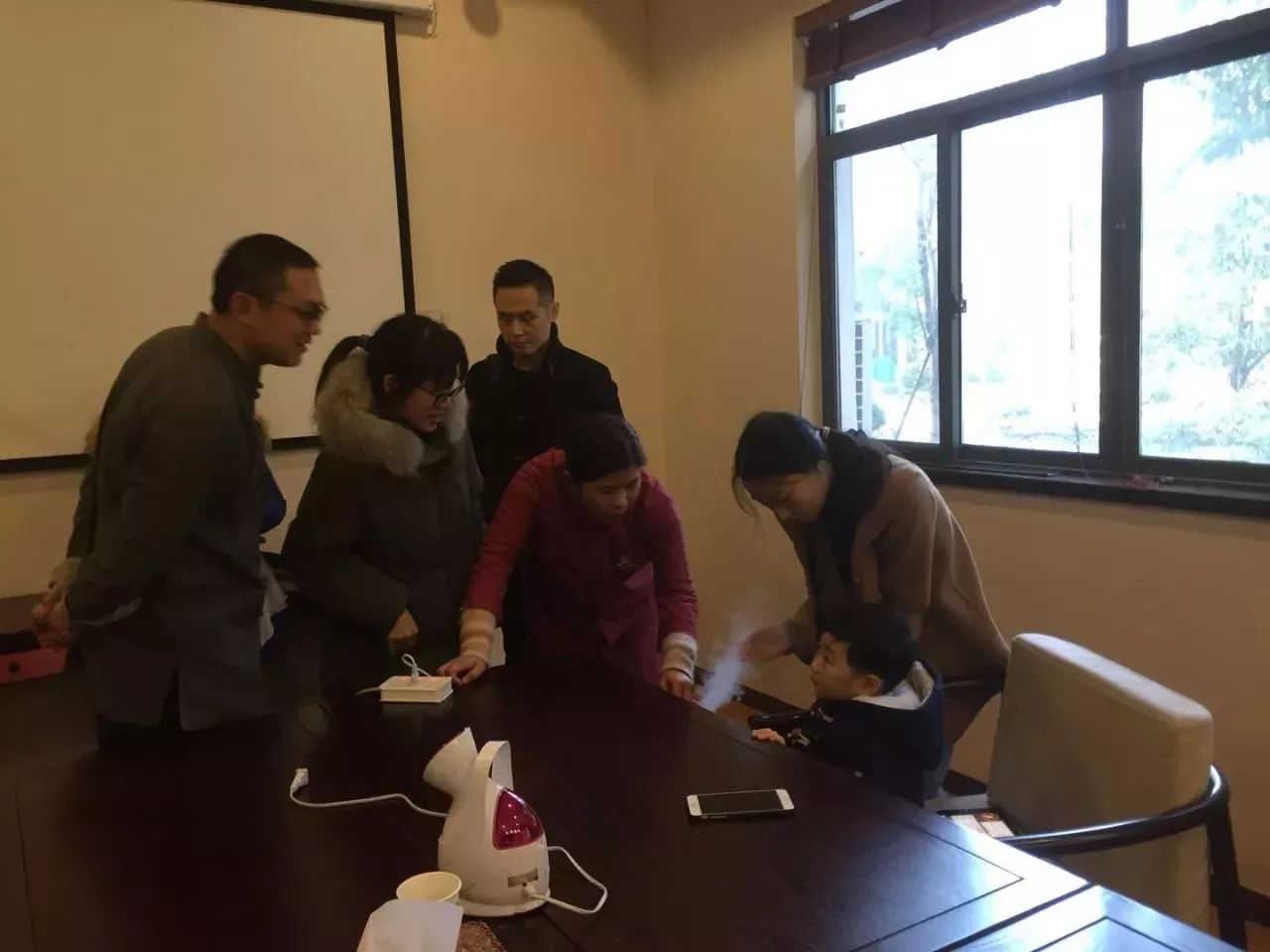 过敏性鼻炎要注意两个问题,季节过敏性鼻炎的治疗方法