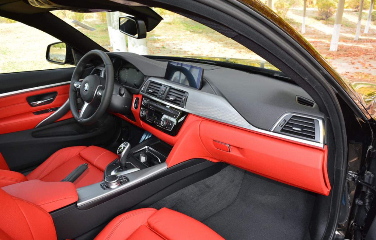 纯粹的“3系”，5.8s破百，配无框车门，原装进口还可选敞篷