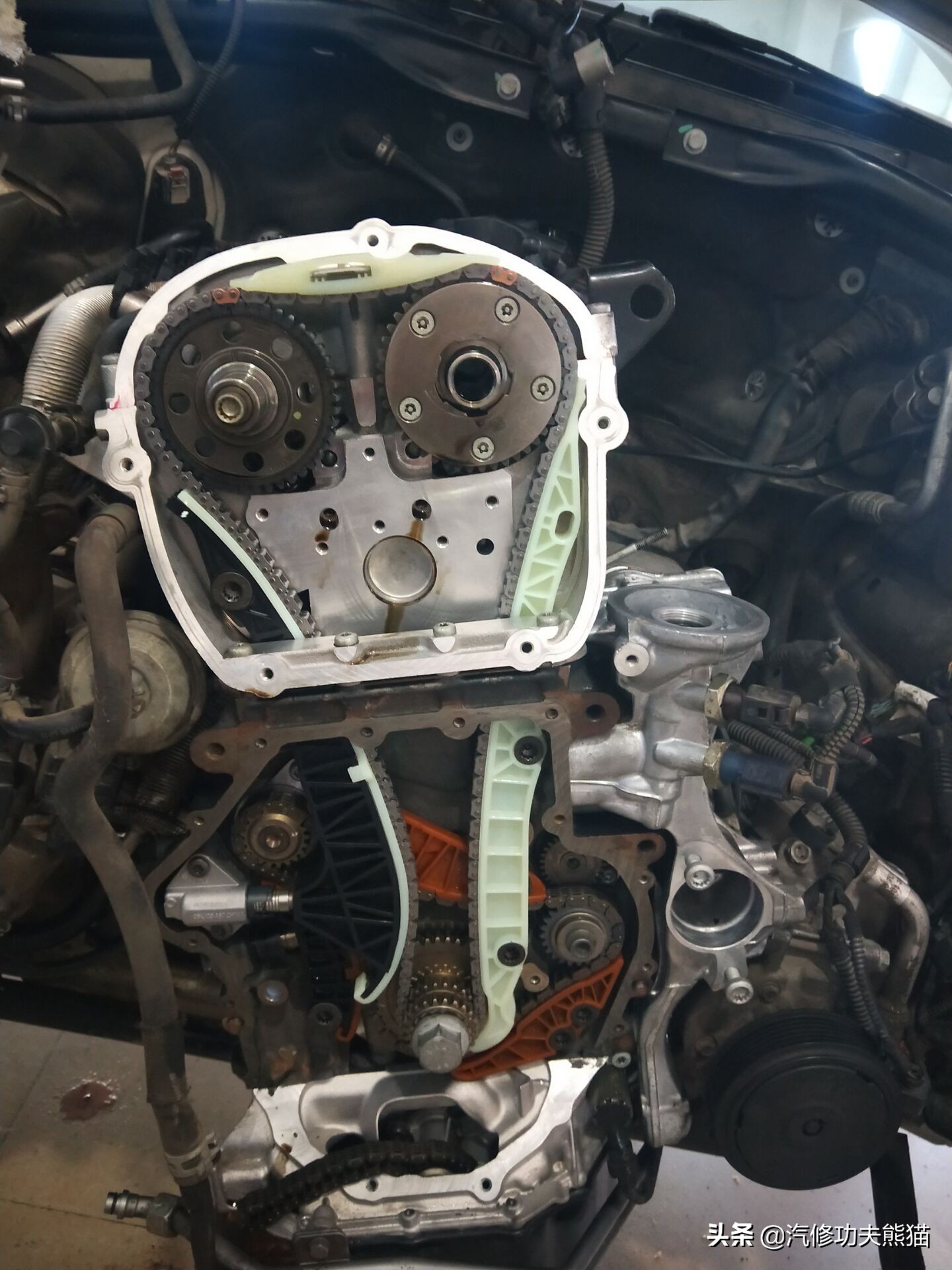 奥迪q53.2自吸发动机烧机油吗,12款奥迪q5发动机烧机油改进