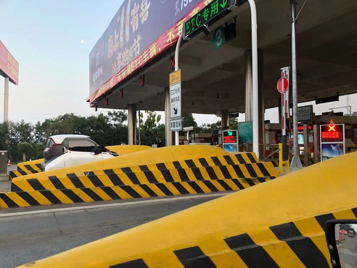 小伙开宝骏E200上高速，飞奔183公里去相亲，成功见到了妹子