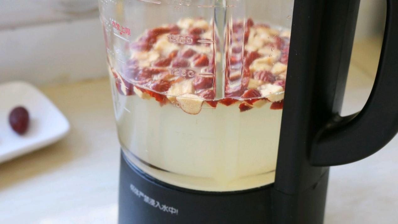 小米核桃红枣糊,小米苹果红枣糊