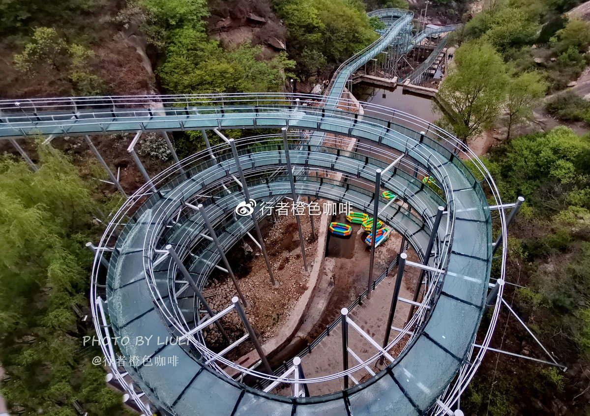 滑水冲浪刺激视频,北京密云清凉谷游玩攻略