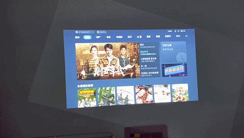 坚果j10投影仪可以看直播,坚果j10智能投影仪家用推荐