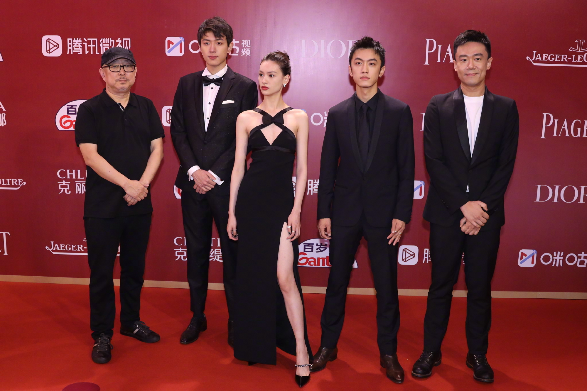 赵涛和周冬雨颁奖,赵涛周冬雨颁奖