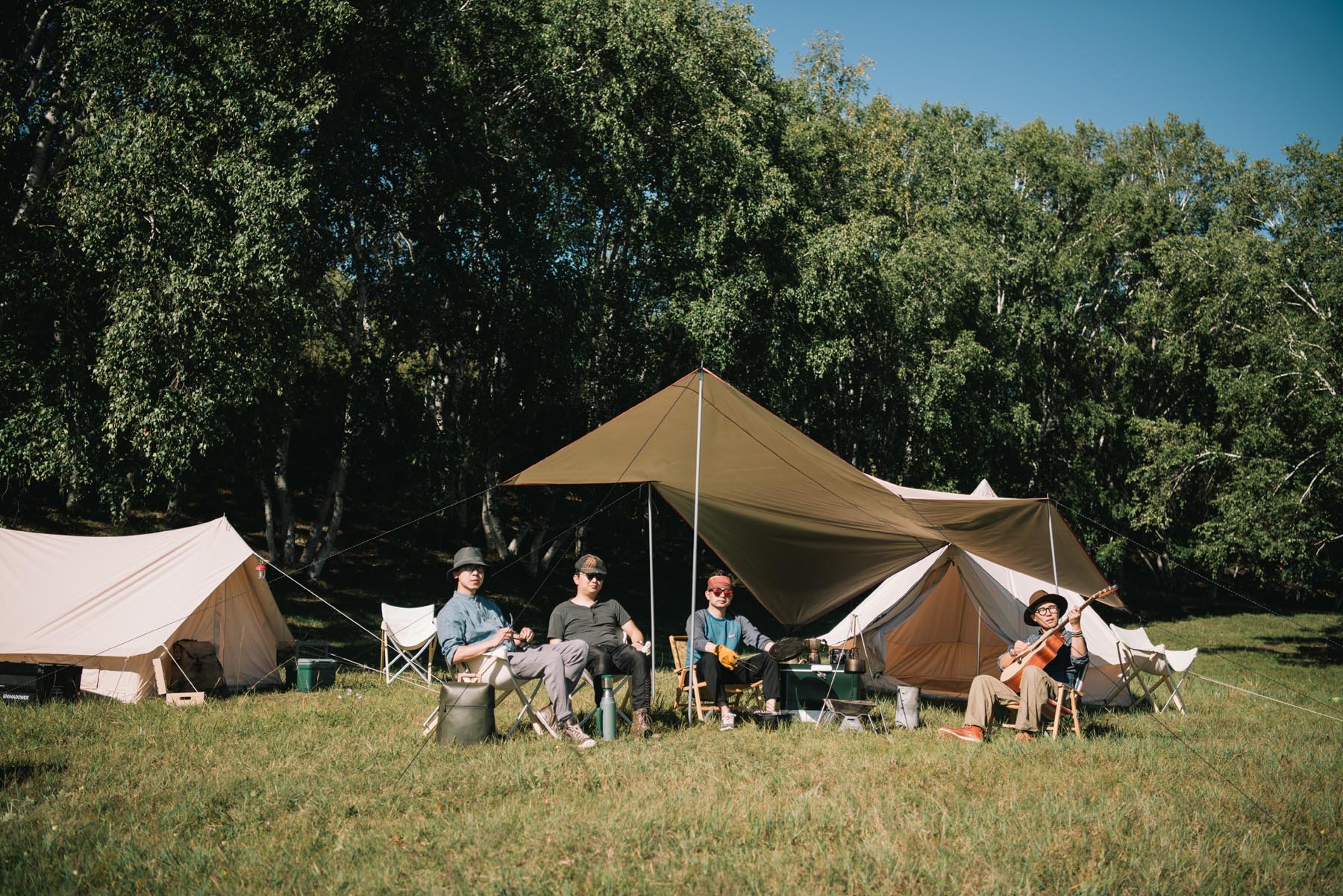 拥有这21件高颜值户外装备,让我们的草原野餐会像家里般优雅