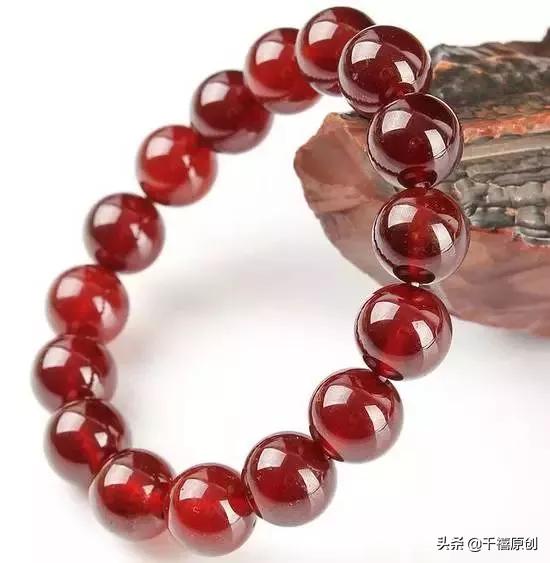 石榴石怎样辨真假,石榴石鉴别真假最简单的方法