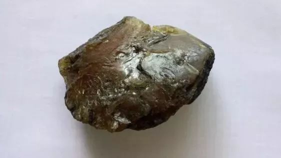 各种造假蜜蜡都会暴露出真身,蜜蜡造假的6大内幕学会避免被宰