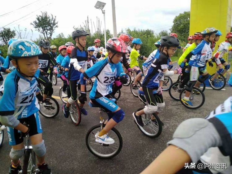 合肥市蚌埠路第三小学在全国独轮车锦标赛喜获佳绩