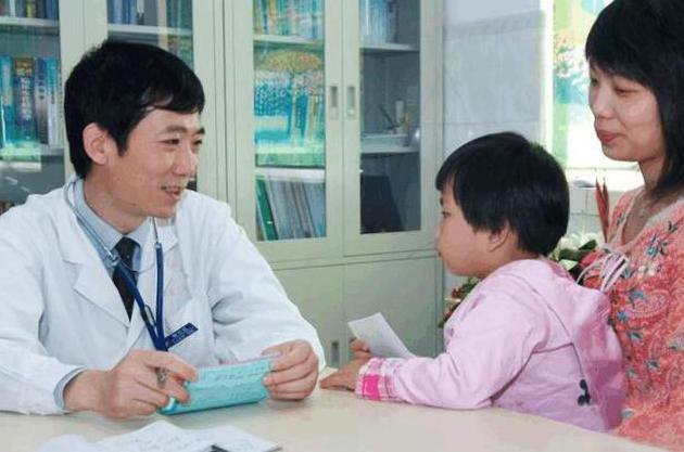 吃鱼扎刺在喉咙里怎么办,宝宝吃鱼被刺卡到有什么反应