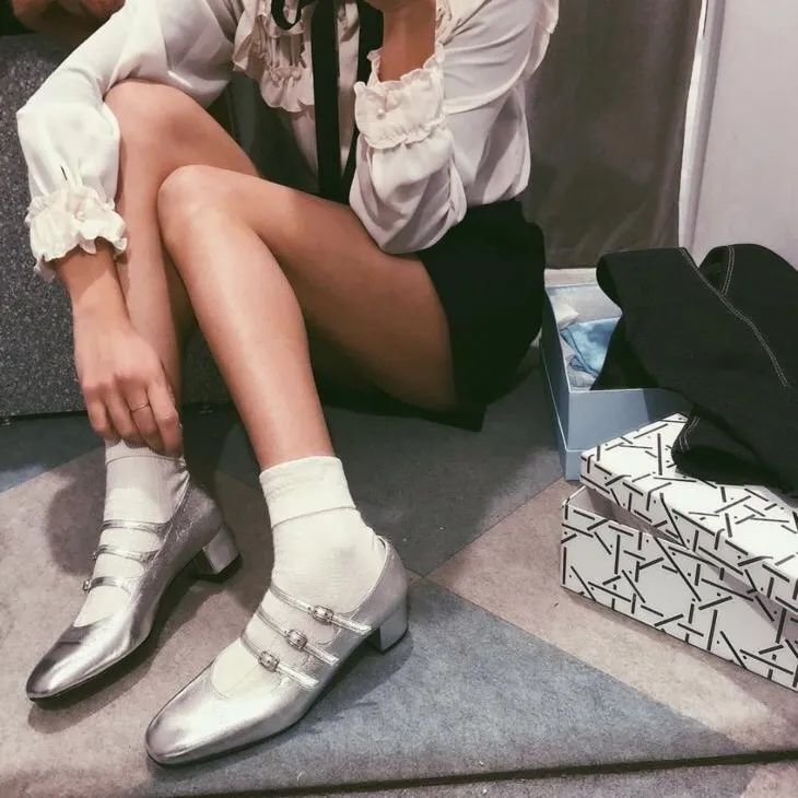 秋季小白鞋百搭款,潮流百搭小白鞋舒适不累脚的皮鞋