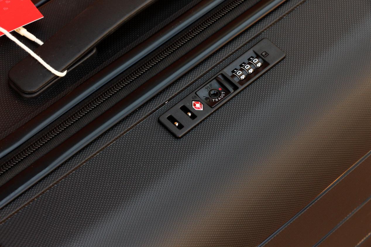 swiza行李箱怎么样,swiza行李箱测评