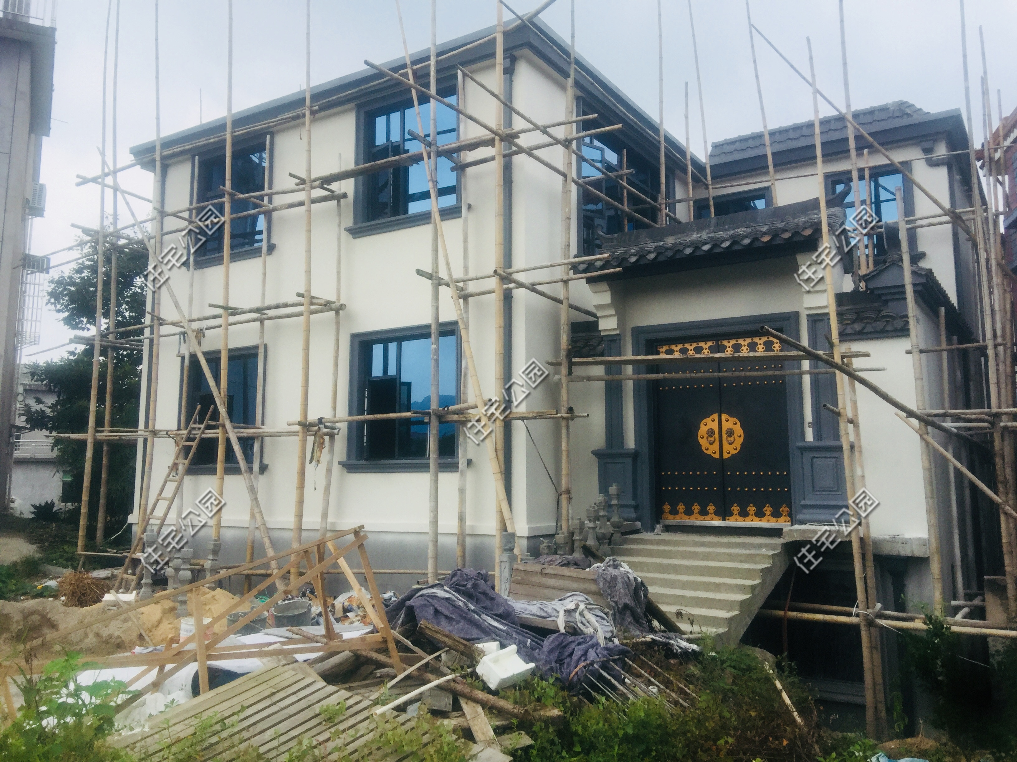 浙江土豪自建豪华别墅乔迁,90后小伙花30万自建别墅