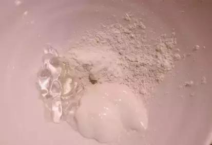 如何用清洁力强的洗面奶正确洗脸,怎样用洗面奶正确洗脸才能洗白