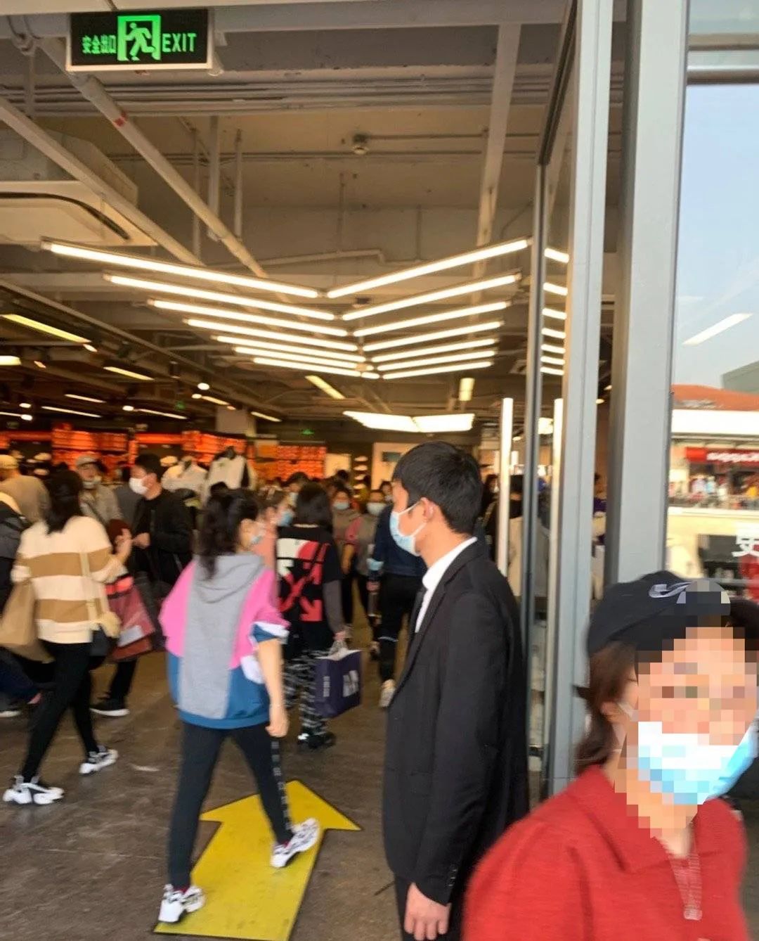 Nike“自杀48小时”,更恶心的一幕发生了