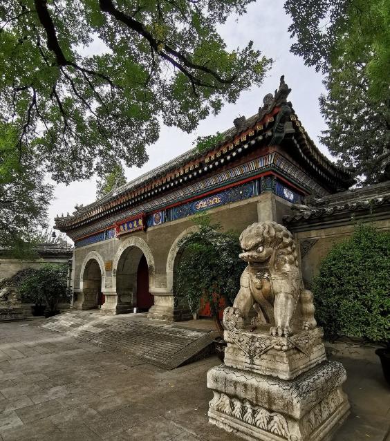 北京赏秋寺庙,北京三个景点