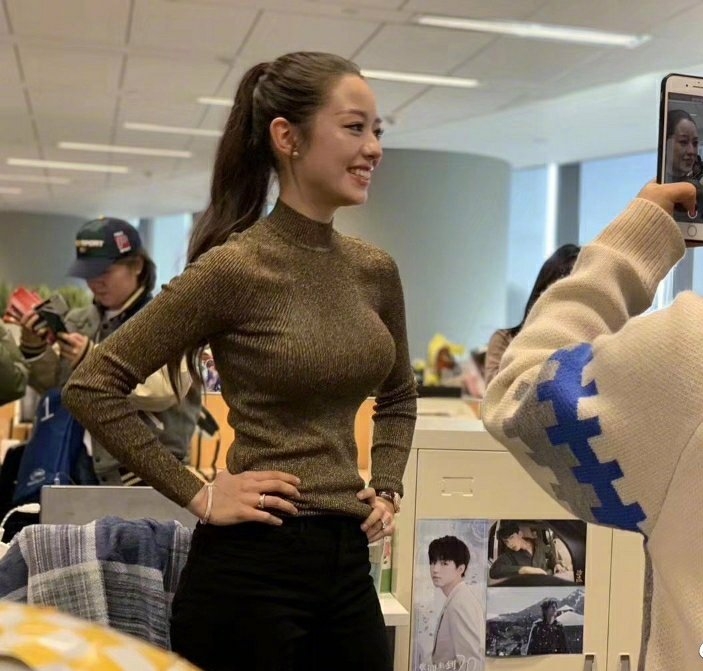 吉娜胸大腰细为什么不显胖,吉娜人间芭比图片