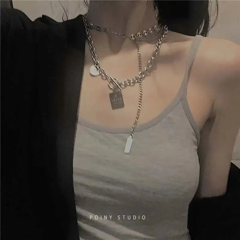 全是黑色衣服怎么穿出高级感,男黑色衣服的高级搭配