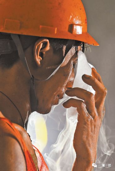 人民日报40年老照片全部,人民日报高质量短片