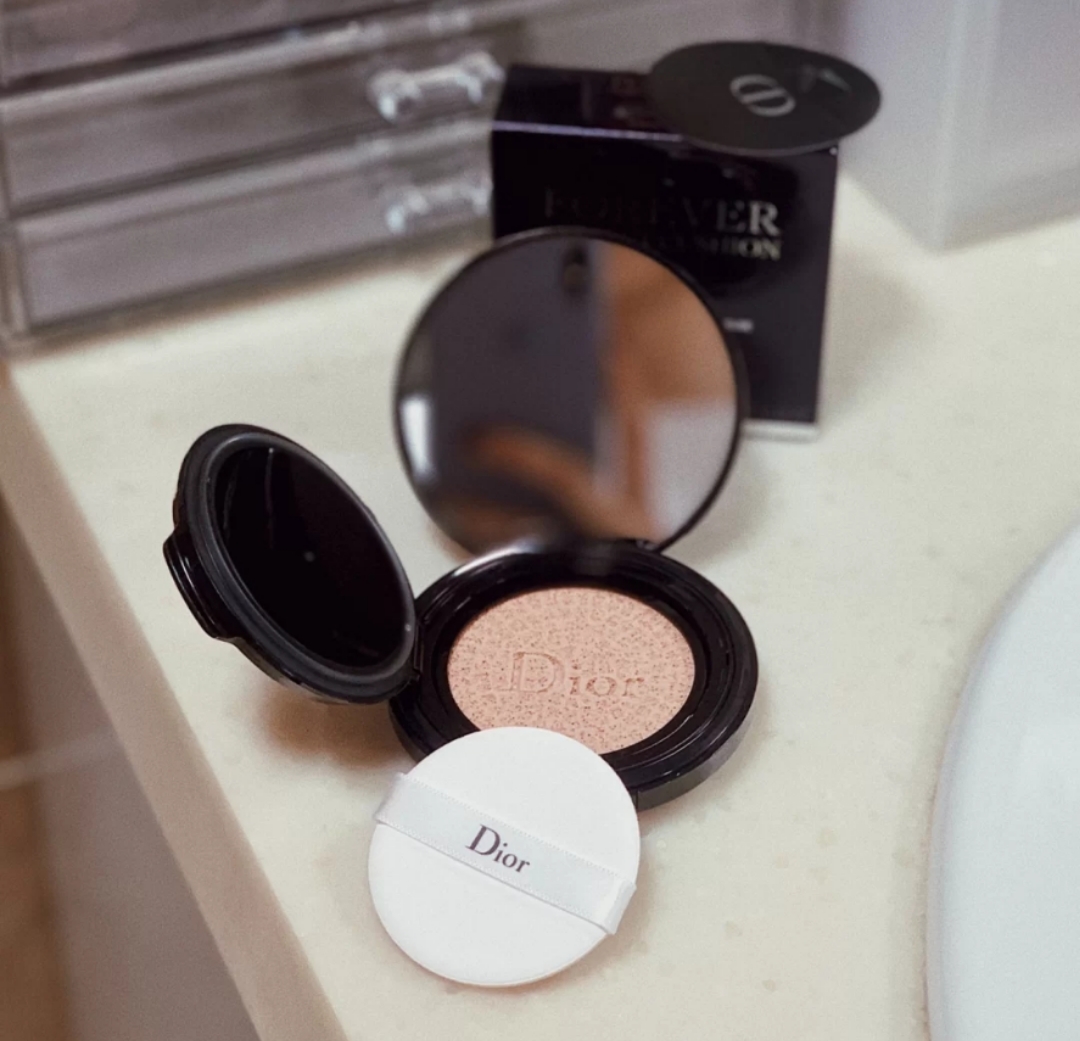 ysl气垫和欧莱雅哪个更适合油皮,资生堂红气垫和ysl恒久银气垫