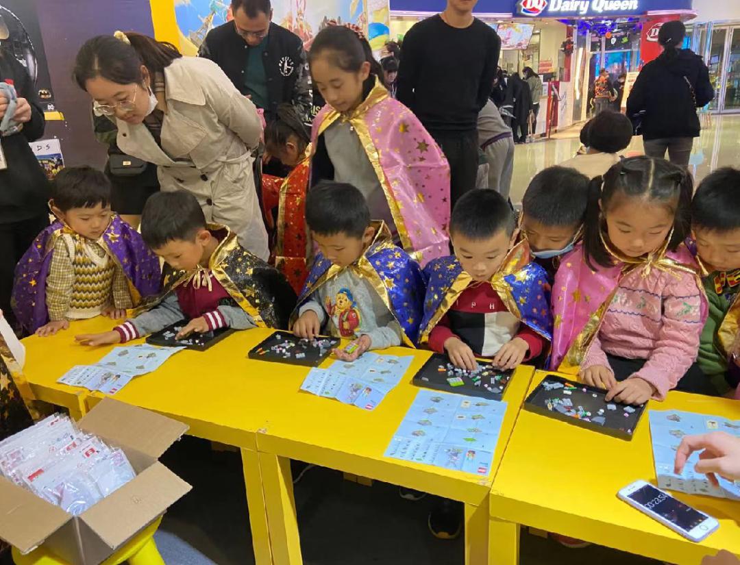 威海Shou家乐高®授权专卖店空降威高广场