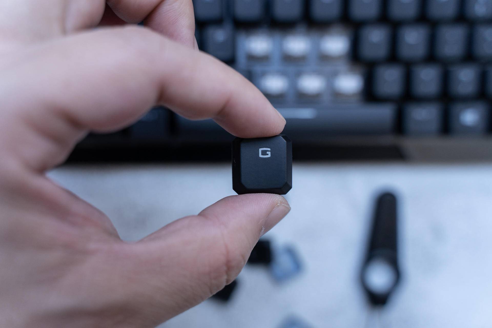 你觉得机械键盘黑轴好还是茶轴,机械键盘推荐茶轴黑轴