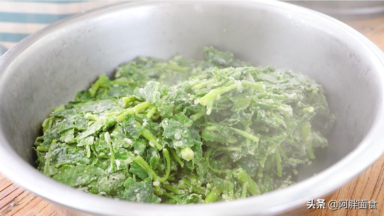 空心菜鸡蛋怎么蒸好吃,一盘空心菜一碗白米饭