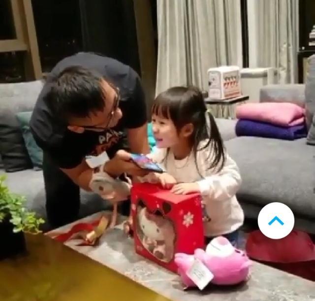 洗米华和他儿子最新视频,洗米华儿子