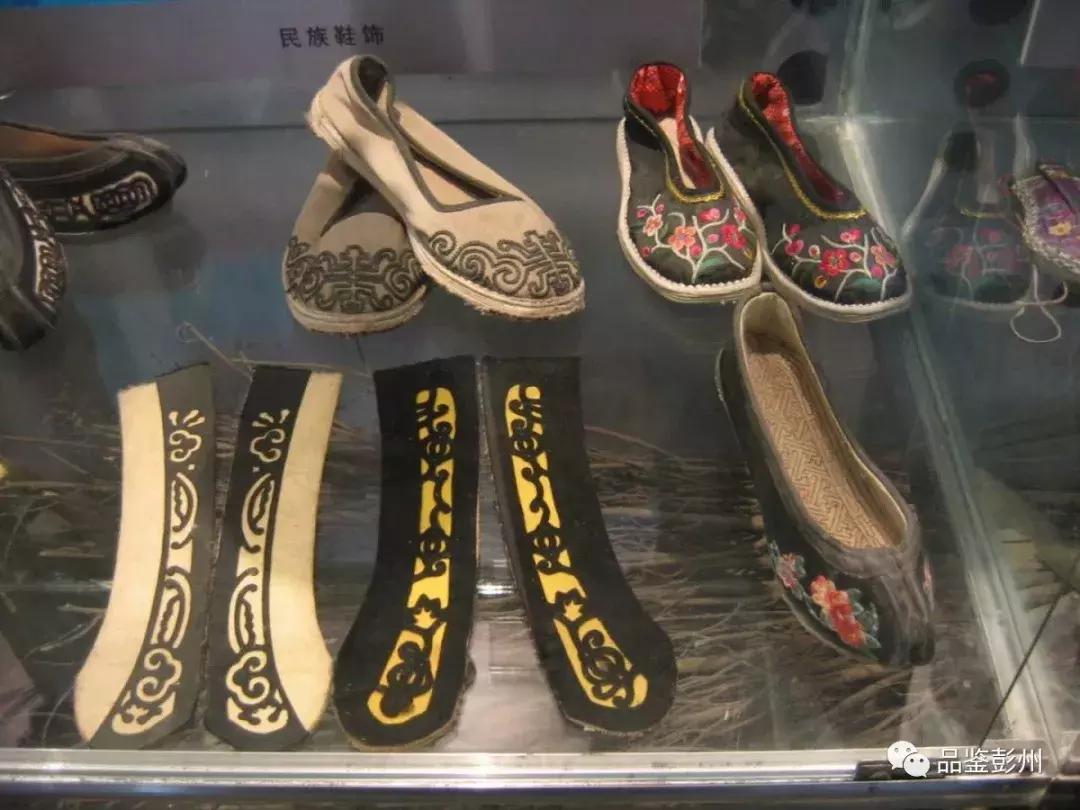 走遍中国的“寻鞋哥”来了!这回居然换上“军乐造”