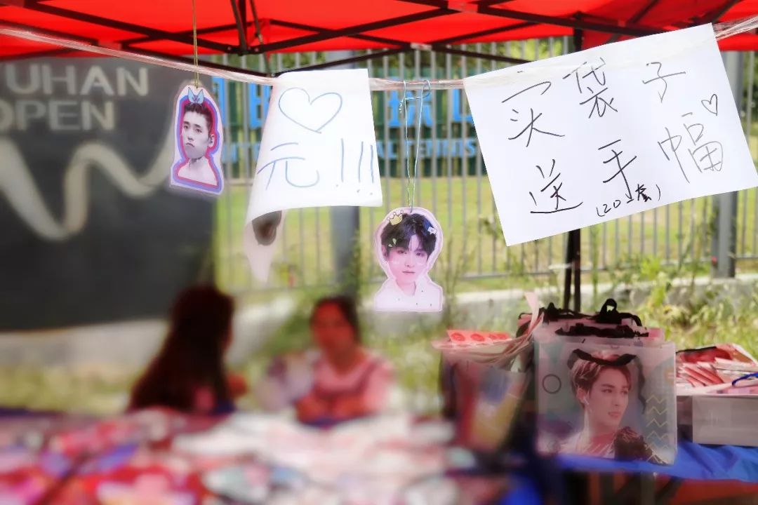 追星一定要投入很多金钱吗,追星就一定要投入很多钱吗