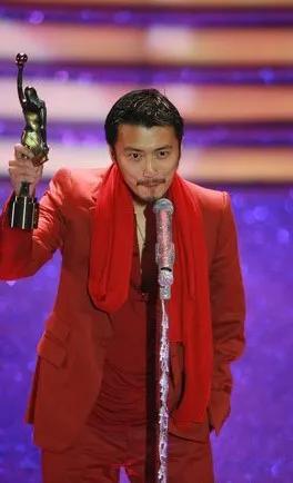 “我身上有160多处骨椎需要治疗”谢霆锋的成功不是偶然