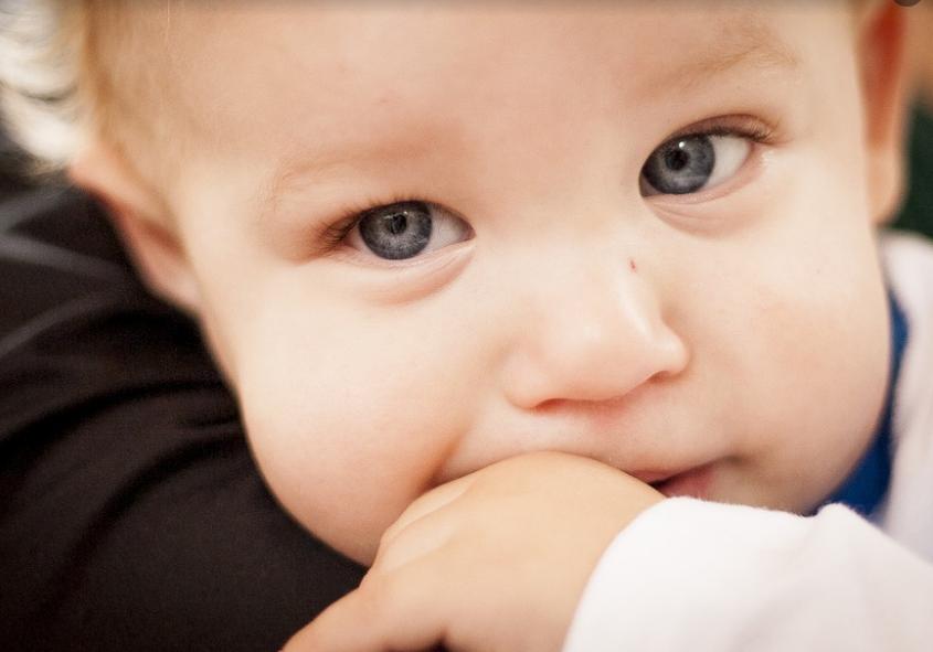 宝宝不爱睡午觉求指点,孩子不愿意午睡家长应如何引导