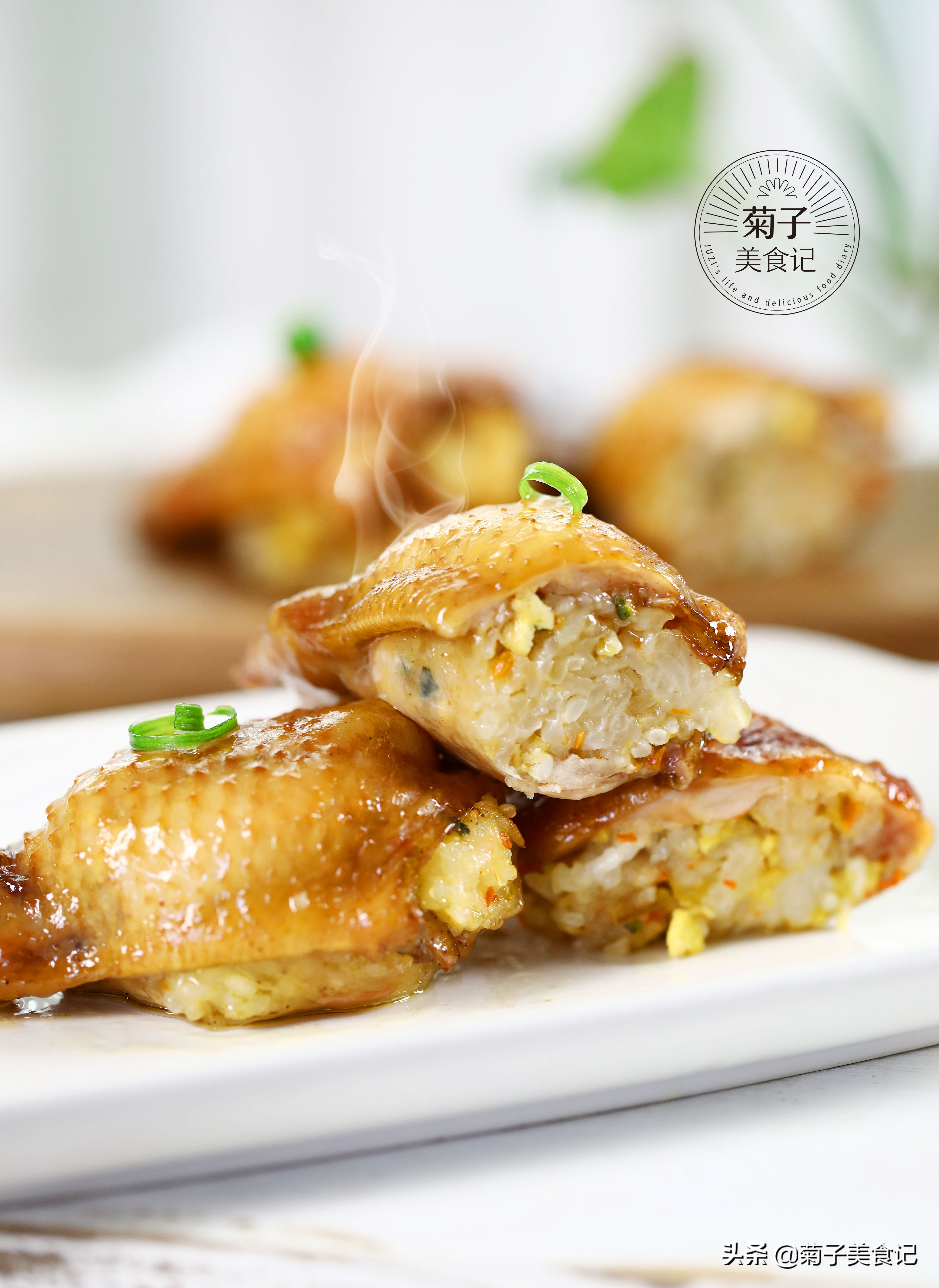 鸡翅包饭可真是太香了,鸡翅包饭一口吃完