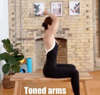 想要手臂粗壮练什么动作,纤细手臂的瑜伽动作