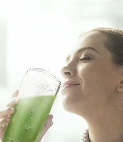 堪称行走的果汁工厂！不用插电！快速出汁，碾压传统榨汁机！