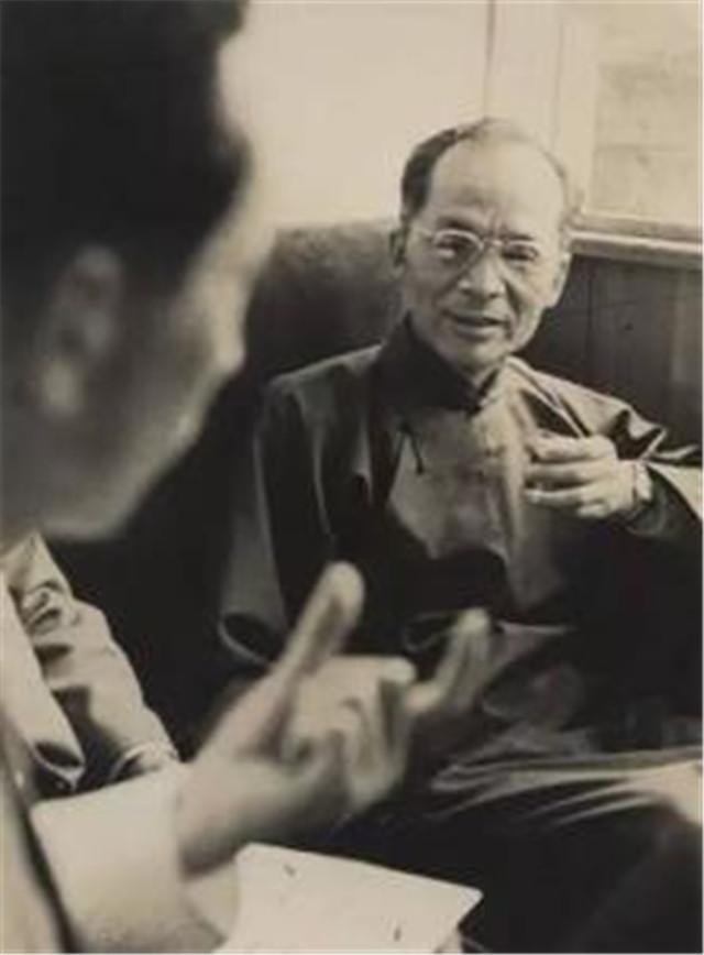 民国千金大小姐，14岁意外怀孕孩子生父反悔不娶，她直接带刀上门