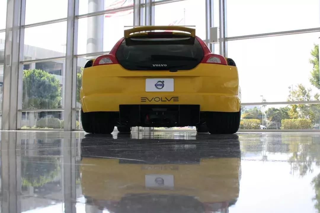 沃尔沃曾经最便宜又独特的双门车C30,没想到竟改装出如此姿态