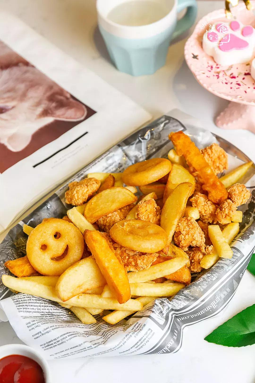 吃饭玩耍一体店,吃饭撸猫二选一