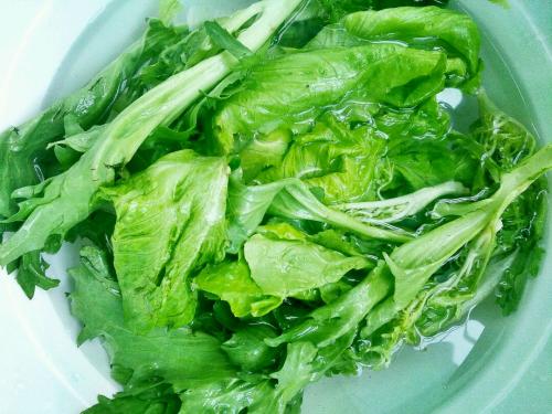 经常在家吃泡面，担心肚子长膘怎么办？搭配鸡蛋和青菜烦恼少