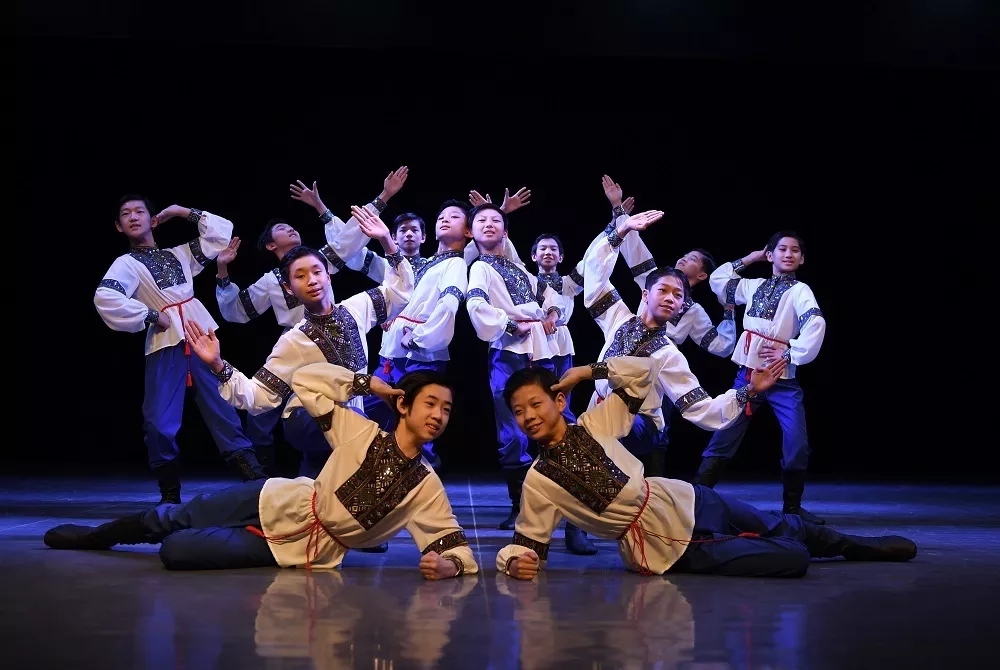 辽芭附中芭蕾舞在全国能排第一,辽芭附近芭蕾舞学校