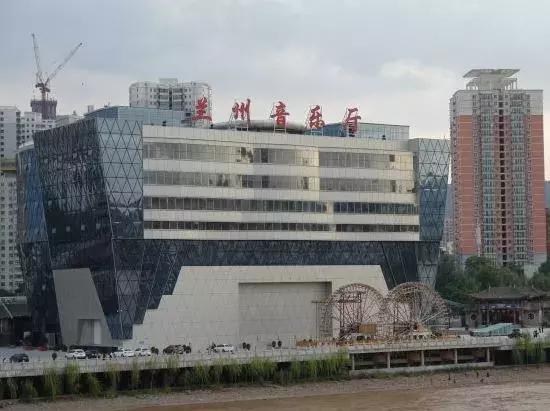 建筑界也要反三俗!俗不可耐雅俗不赏,俗之所欲勿施于人!