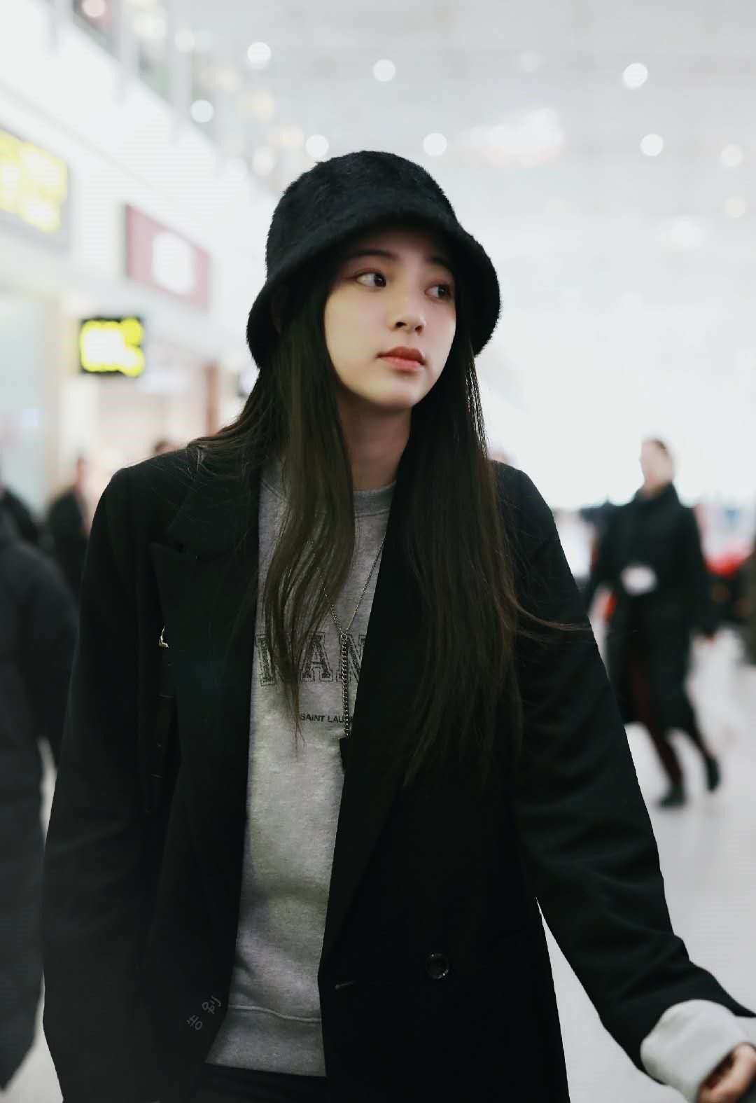 欧阳娜娜穿搭平价,欧阳娜娜iu的平价时尚品牌