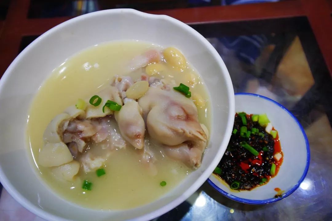 坐上高铁去旅游沿线美食尝个遍,云贵川渝高铁环线