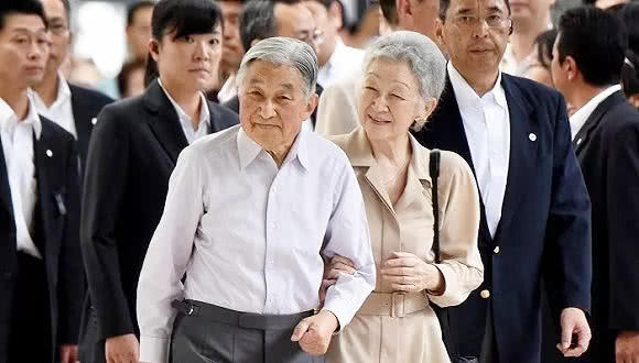 日本天皇的工资高还是首相的高,日本天皇一年工资多少